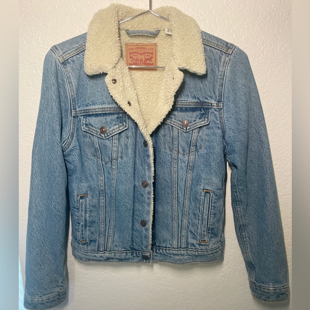 Vintage Levi's Womens Original Sherpa Trucker Denim Jacket (worn once)